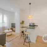 Estilo Con Parking Para 4, Vive La Latina