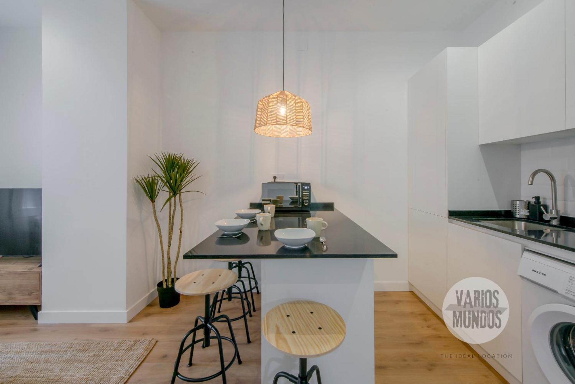 Estilo Con Parking 4, Vive La Latina * Madrid